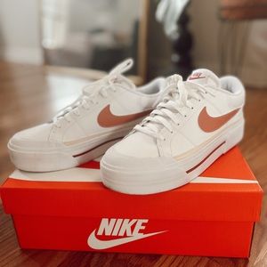 Nike legacy court lift